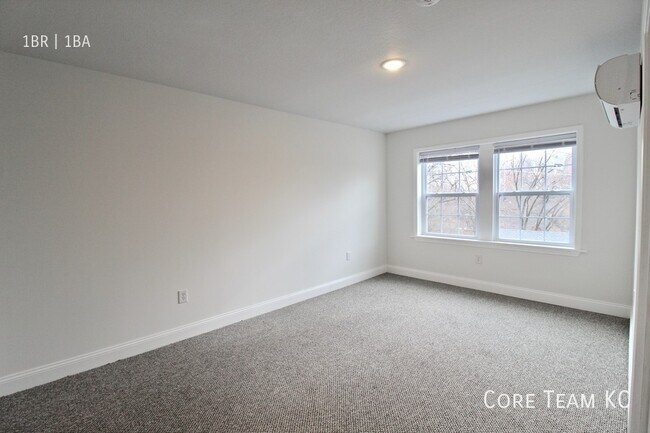 Building Photo - 1901 Olathe Blvd