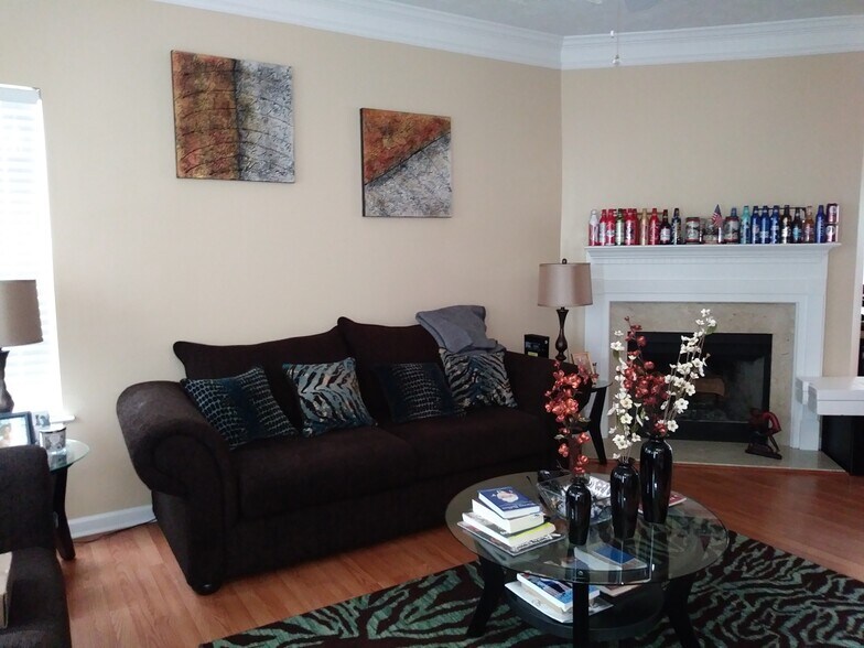 Building Photo - 132 Benfield Cir