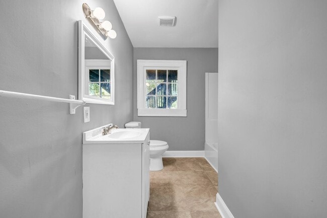 Building Photo - SPACIOUS 6 BEDS | 3 BATHS - DOWNTOWN ATLANTA - ATLANTA HOUSING VOUCHERS ACCEPTED