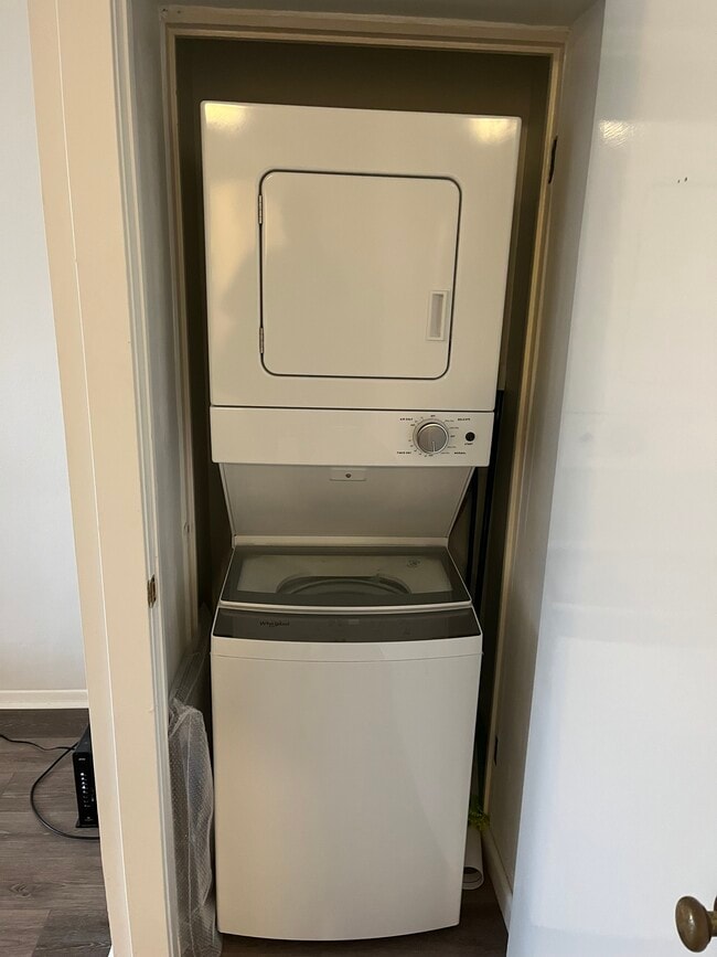 Building Photo - 1514 Grandview Dr