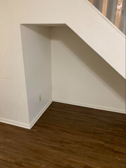 Building Photo - 2353 Jennifer Dr