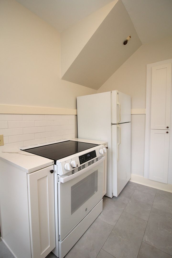 Building Photo - 2904-2914 SE Washington St & 606 SE 29th Ave