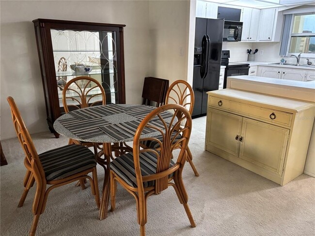 Building Photo - 4750 Cove Cir