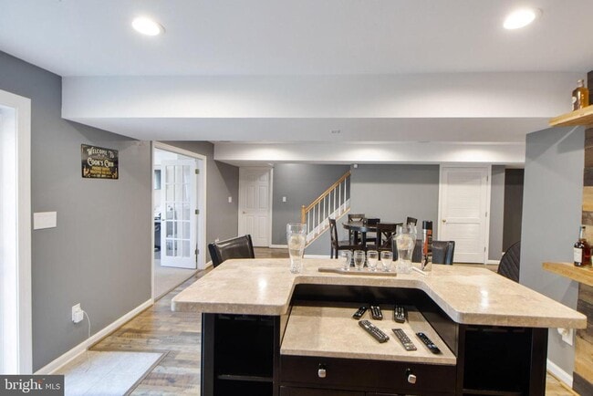Building Photo - 7420 Mayflower Ct