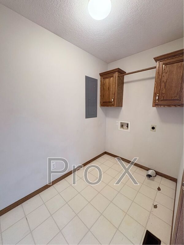 Building Photo - 124 W Briarbrook Ln