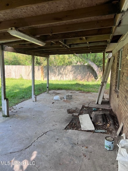 Building Photo - 102 Carson Dr