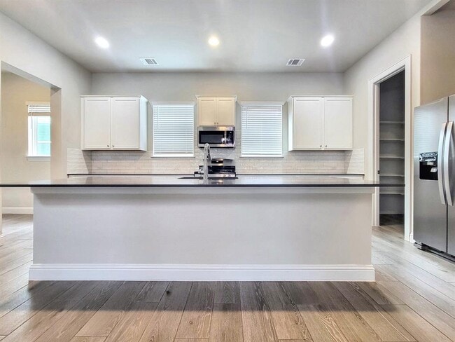 Building Photo - 601 C-Bar Ranch Trl