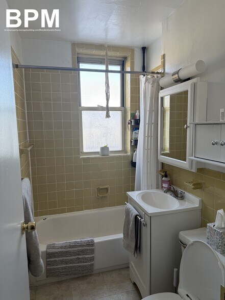 Building Photo - 24 Colborne Rd