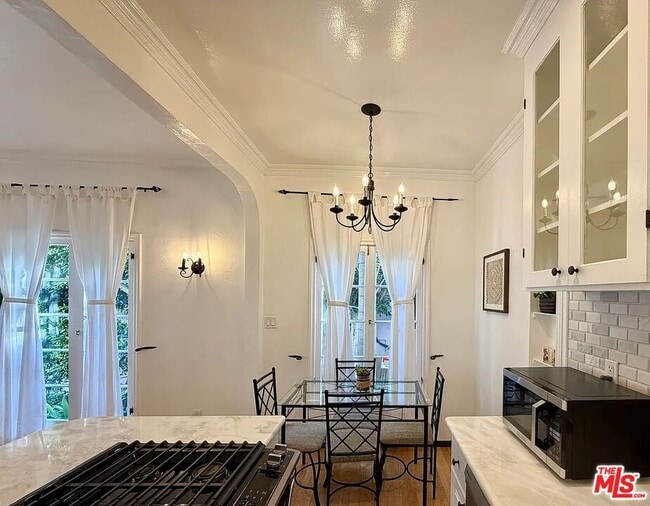 Building Photo - 854 4th St