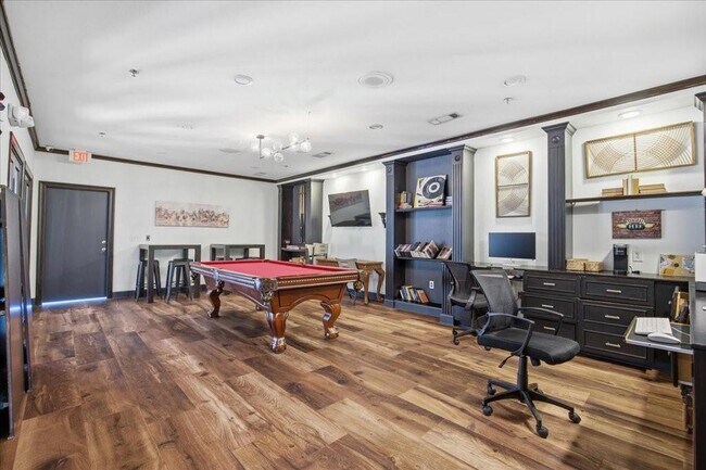 Building Photo - 3777 Peachtree Rd NE