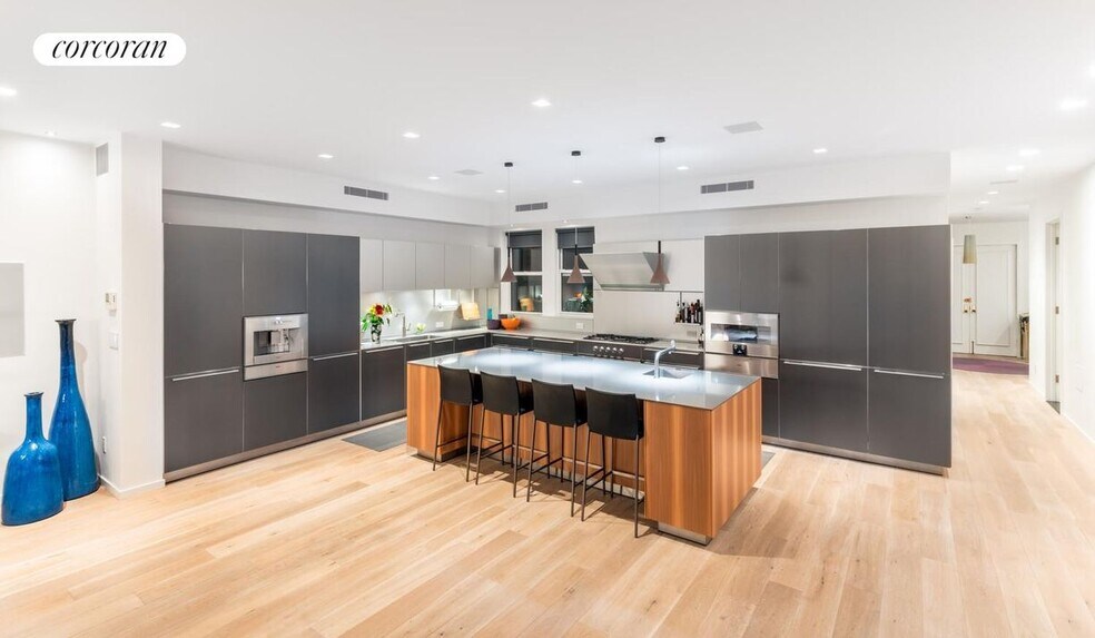 Building Photo - 430 W 116th St