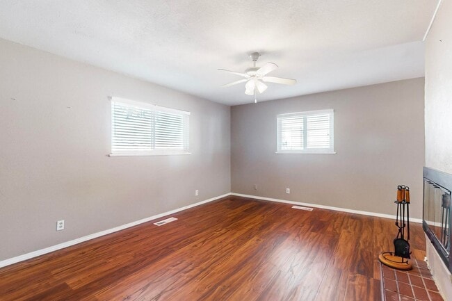 Building Photo - LOMAS/JUAN TABO 3 Bedroom 2 Bath 1/CG
