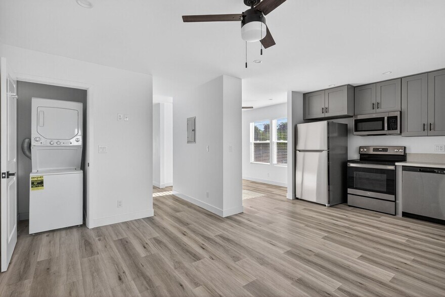 Primary Photo - 113 S Lillie Ave