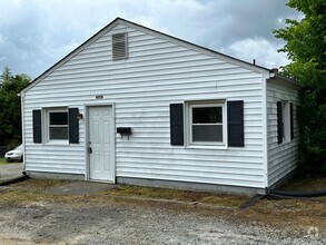 Building Photo - 422 Longwood Ave