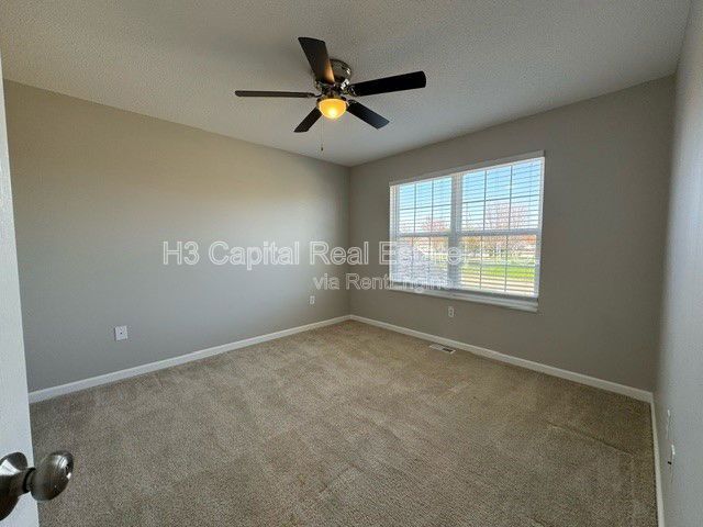 Building Photo - 1041 Flora Lake Ct