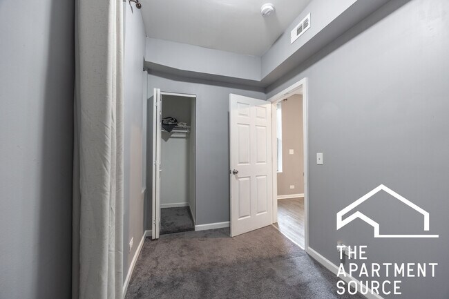 Building Photo - 2120 W Cullerton St