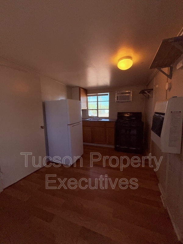 Building Photo - 3274 E Benson Hwy