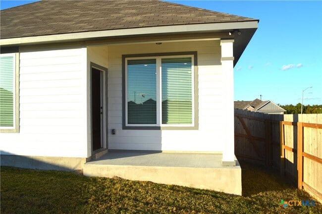 Building Photo - 2015 Filmore Cv