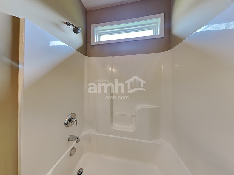 Building Photo - 204 Marino Pl