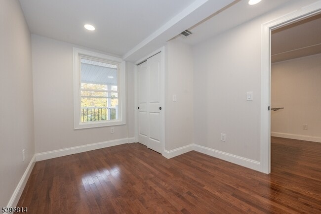 Building Photo - 24 Dean St