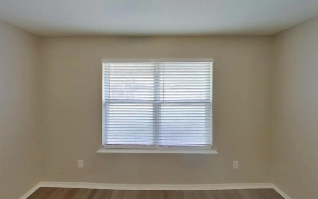 Building Photo - Comfortable Living, Beautiful Spaces — 3-Bedroom Home