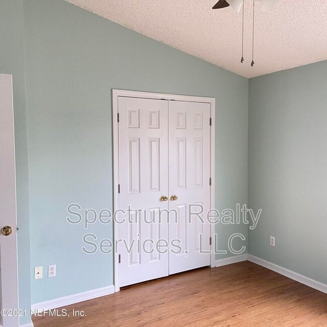 Building Photo - 12311 Kensington Lakes Dr