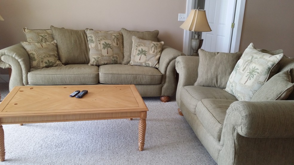 living room - 2055 S Atlantic Ave