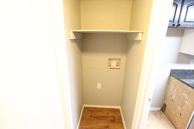 Building Photo - 1932 Lariat Cir