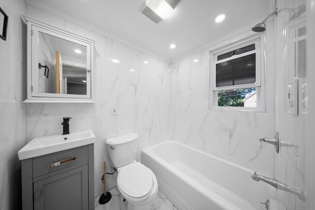 Building Photo - 78 Cutlery Ave