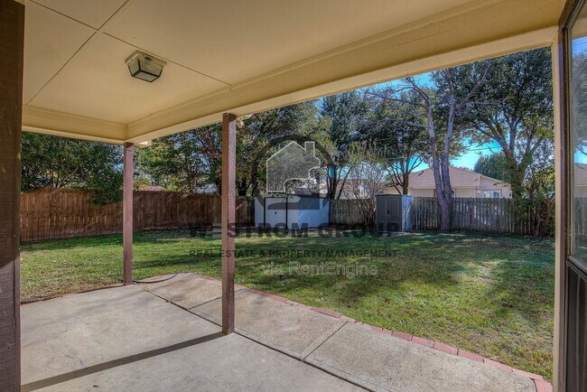 Building Photo - 420 Revolution Ln
