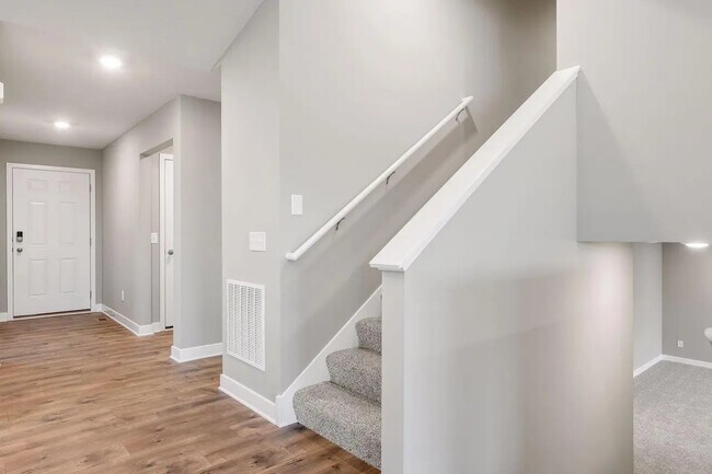 Building Photo - 20554 Glade Ave