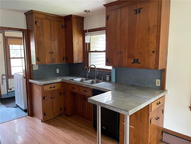 Building Photo - 330 Central Ave S