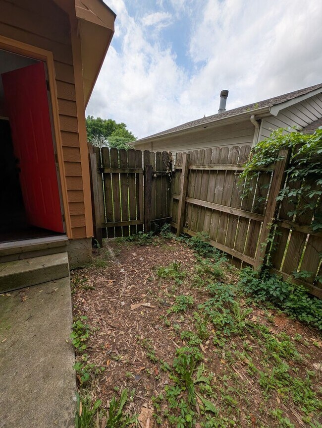 Building Photo - 4208 Chalet Cir NW