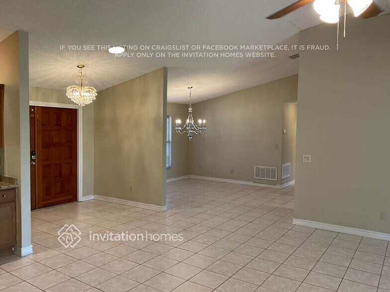 Building Photo - 2814 Luce Dr N