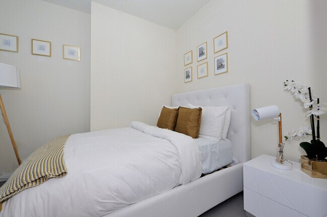 Building Photo - 478 9th Ave