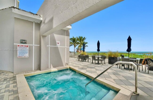 Building Photo - 17375 Collins Ave