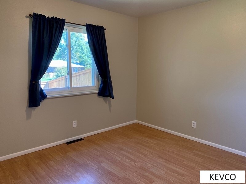 Building Photo - 1728 Azalea Dr