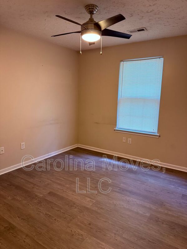 Building Photo - 600 Uneeda Ct