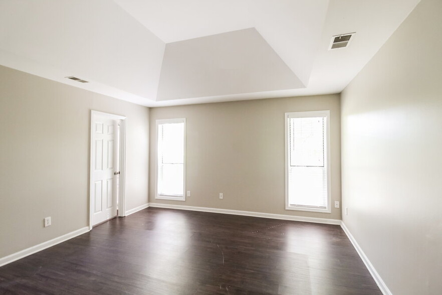 Building Photo - 671 Woodstone Rd