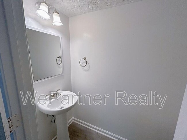 Building Photo - 4222 High Park Ln
