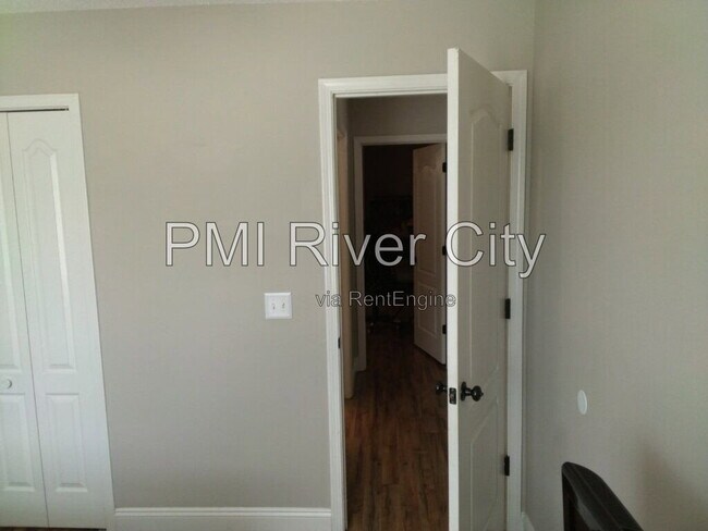 Building Photo - 2320 Locustwood Ct