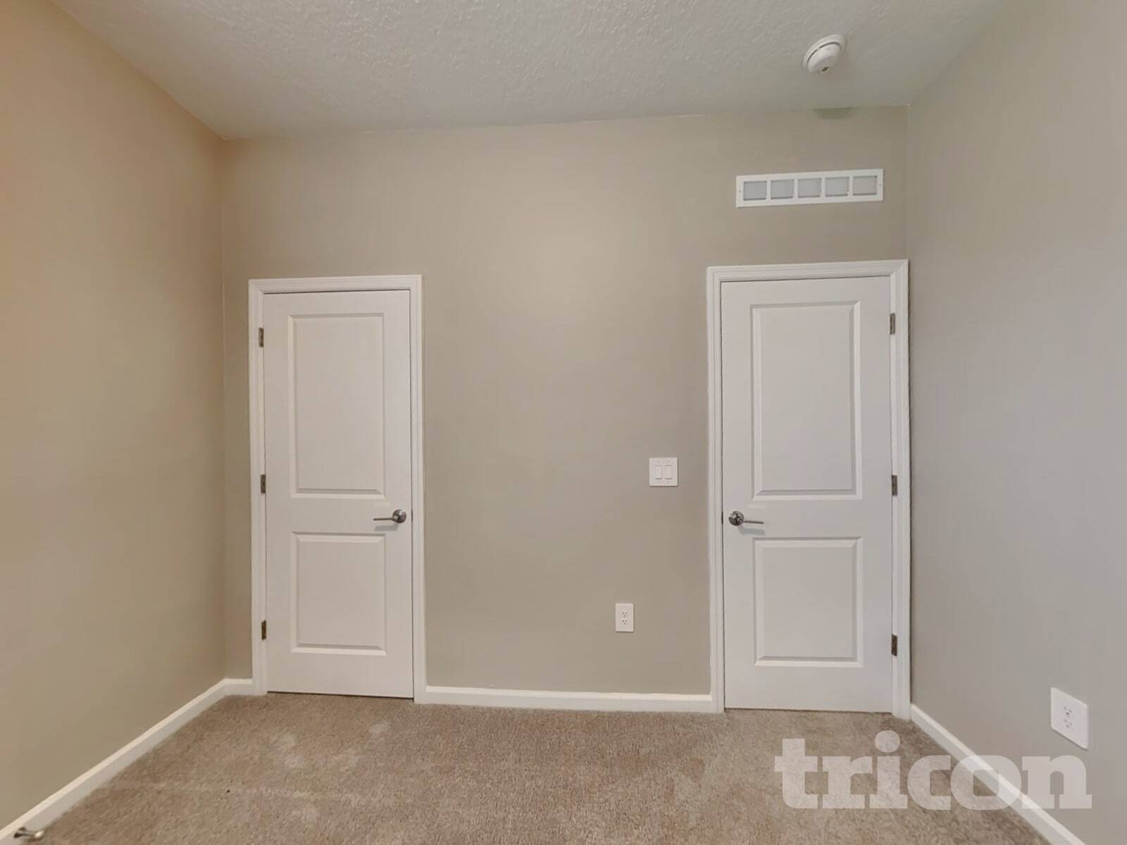 Building Photo - 734 Squire Ave