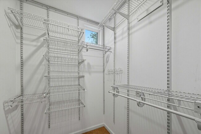 Building Photo - 2001 McAllister St