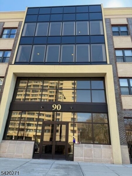 Building Photo - 90 Clinton Ave
