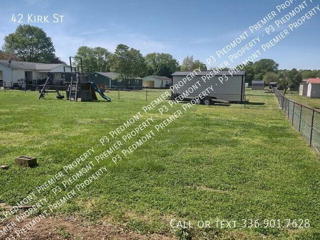 Building Photo - 42 Kirk St