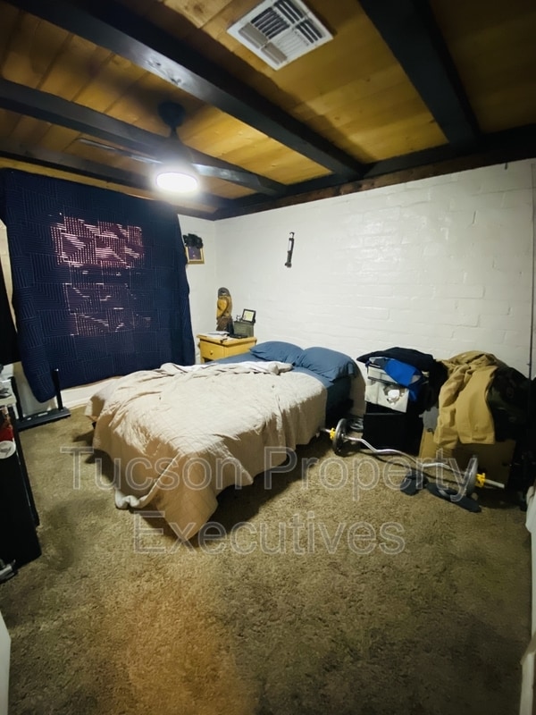 Building Photo - 2126 E Silver St