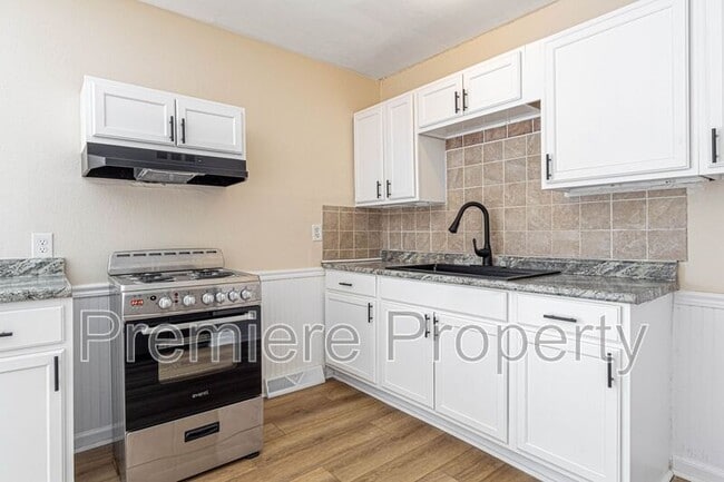 Building Photo - 11313 Donnelly Ave