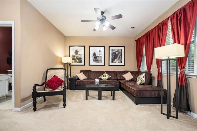 Building Photo - 4306 Laurel Creek Ct SE