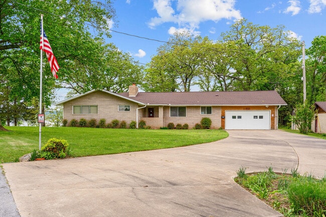 Primary Photo - 471 Parkside Dr