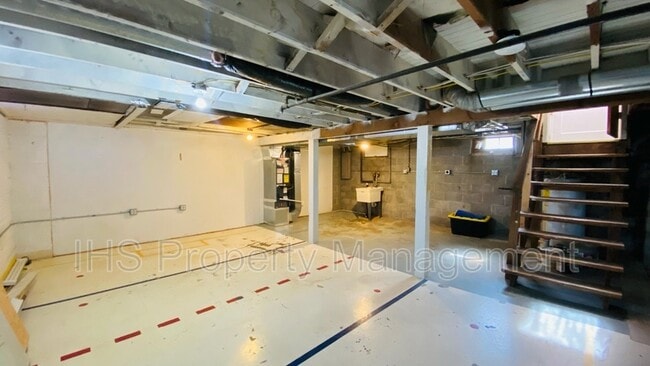 Building Photo - 502 Delafield Ave